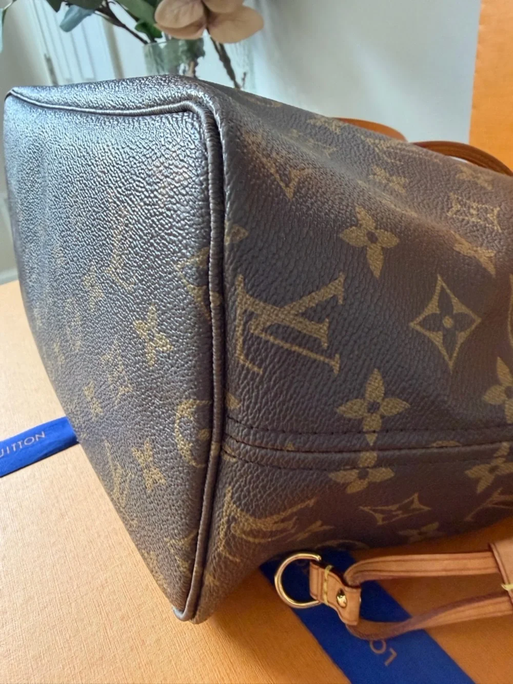 Authentic Louis Vuitton Neverfull MM Monogram Tote - Picture 13 of 16